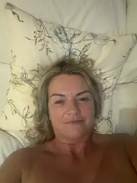 Snapshot of Holly-BlondeMILF44 chatting on July 23, 2026, 9:11 pm Holly-BlondeMILF44 online show from July 23, 2026, 9:11 pm