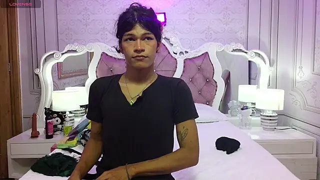 littlesweet18   online show from July 19, 2026, 3:15 am
