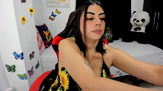 lucy007  online show from November 19, 2025, 2:00 am