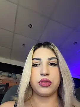 AstridJade online show from July 22, 2026, 6:04 am