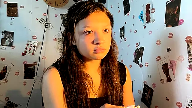 EvitaHibbets online show from July 24, 2026, 7:26 am