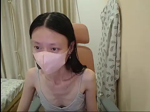 Lil-Cherry online show from July 28, 2026, 9:06 am