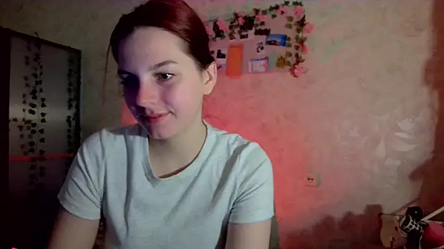 EvaShinee online show from July 21, 2026, 7:37 pm