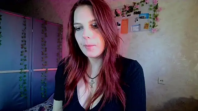 EvaShinee online show from July 25, 2026, 5:08 pm