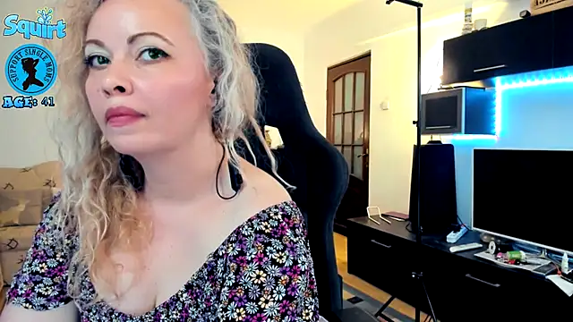 WhitneyLynn online show from September 12, 2025, 12:33 am