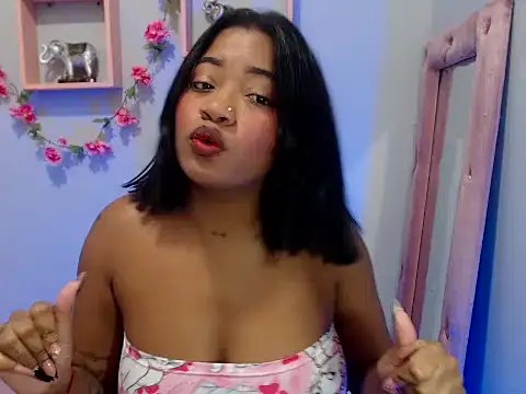Snapshot of LatinBrunette1 chatting on July 24, 2026, 1:12 am LatinBrunette1 online show from July 24, 2026, 1:12 am