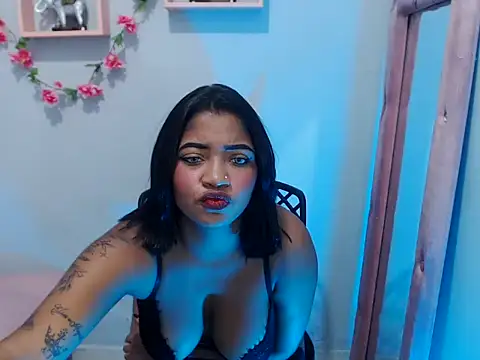 Snapshot of LatinBrunette1 chatting on July 19, 2026, 1:36 am LatinBrunette1 online show from July 19, 2026, 1:36 am