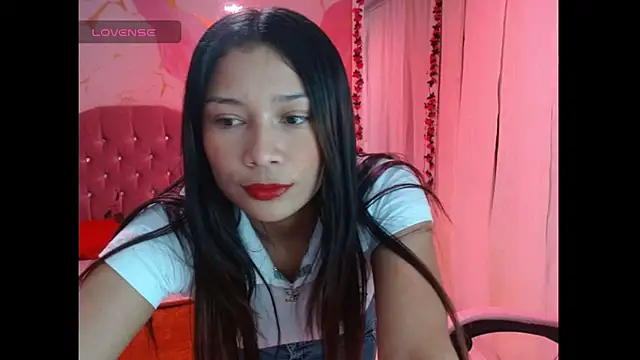 miaisabella6995 online show from July 25, 2026, 8:04 pm