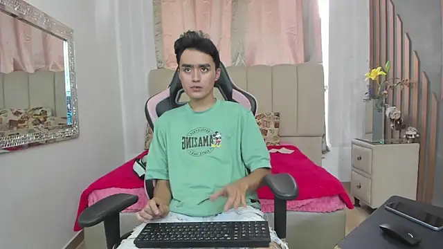 CarlosANDMaicol online show from July 22, 2026, 7:16 pm