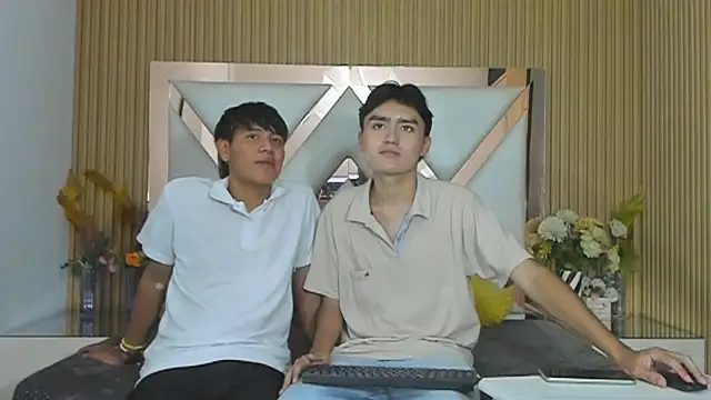 CarlosANDMaicol online show from July 24, 2026, 10:39 pm