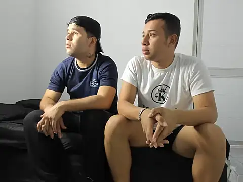 chicossexo02 online show from July 30, 2026, 2:16 pm