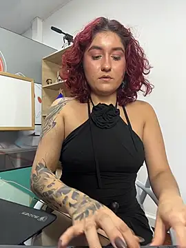 LeidySavage online show from July 16, 2026, 1:02 am
