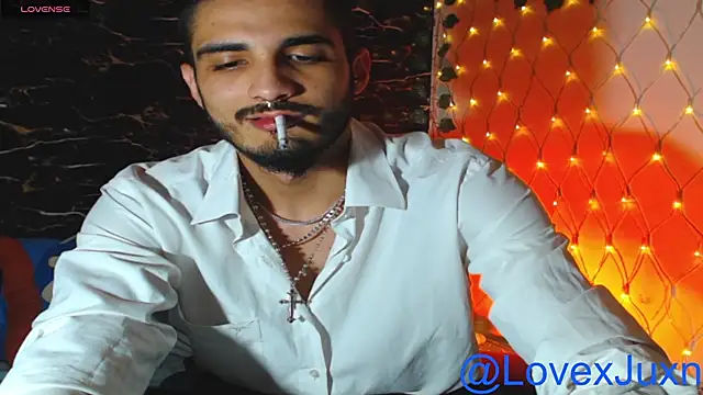 LovexJuxn77 online show from July 17, 2026, 11:24 pm