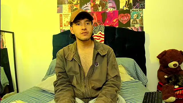 ZOREN33 online show from July 24, 2026, 10:39 pm