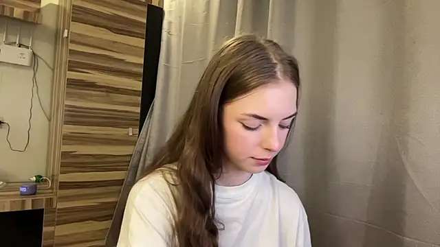 Clara kitty online show from July 26, 2026, 6:09 am