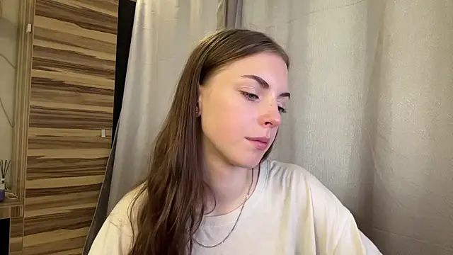 Clara kitty online show from July 29, 2026, 7:07 am