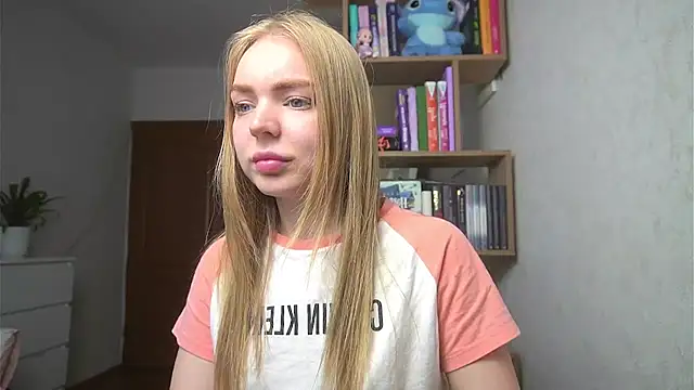 Emilyemmi online show from July 25, 2026, 1:28 pm