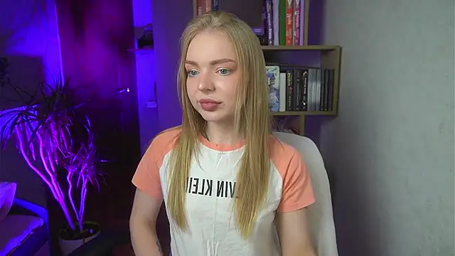 Emilyemmi online show from July 24, 2026, 8:49 pm