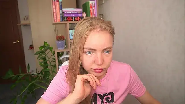 Emilyemmi online show from July 20, 2026, 11:01 am