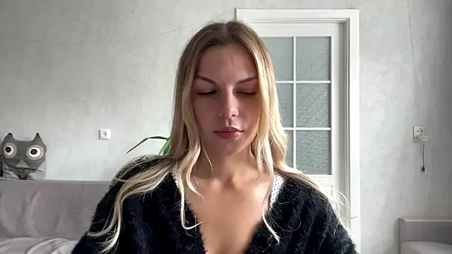 LaraineDomebo online show from July 20, 2026, 8:32 am