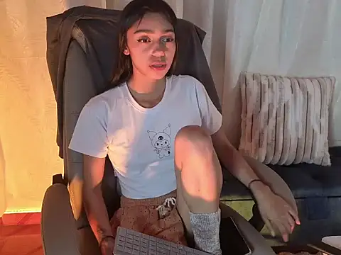 Dafne girl4u online show from July 25, 2026, 3:25 am