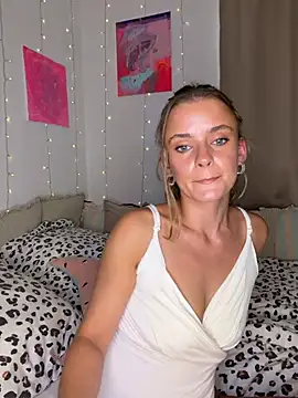Stella Rosee online show from July 26, 2026, 2:46 pm