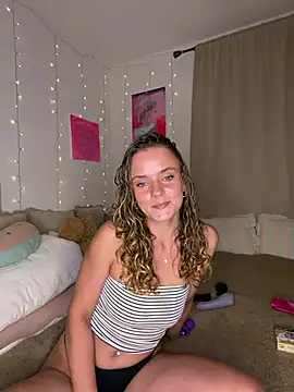 Stella Rosee online show from July 29, 2026, 9:14 pm