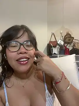 Snapshot of Lunitadivertida chatting on July 29, 2026, 10:53 pm Lunitadivertida online show from July 29, 2026, 10:53 pm