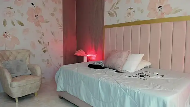 milfcattaleya online show from July 23, 2026, 11:44 pm