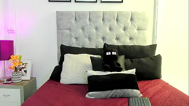 ChloeBliss  online show from July 17, 2026, 7:00 pm