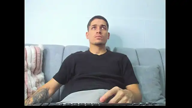Snapshot of leandro_coper chatting on July 29, 2026, 10:42 pm leandro coper online show from July 29, 2026, 10:42 pm
