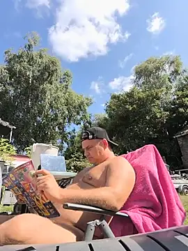 notausgang212 online show from July 25, 2026, 8:33 am