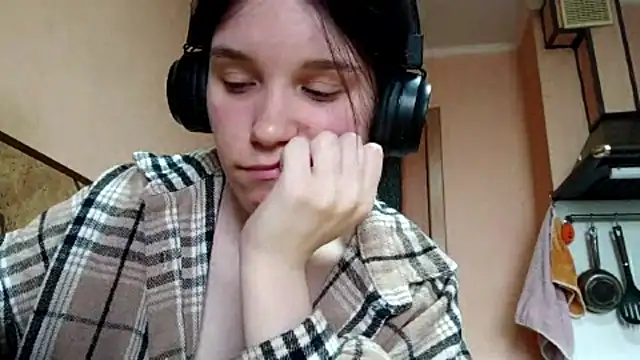 LovedBog online show from July 31, 2026, 8:03 am