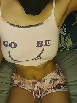 Mariiaa1 online show from July 22, 2026, 8:55 pm