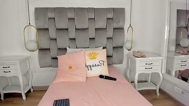 camila sunsen online show from July 25, 2026, 7:42 pm