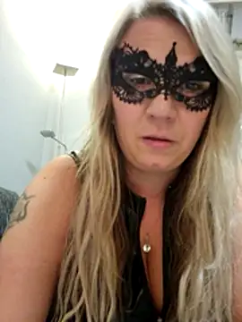Jacky Wild online show from July 29, 2026, 11:04 pm