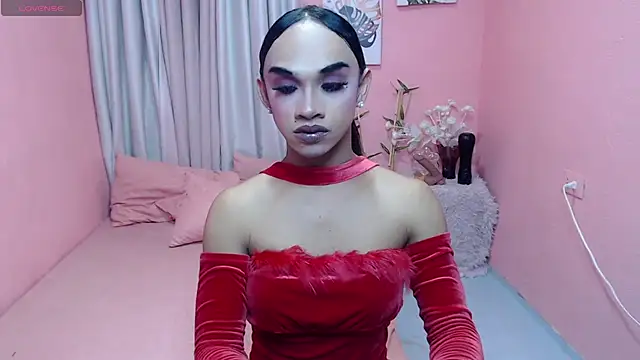 Snapshot of VivienneLuxe chatting on July 20, 2026, 8:22 am VivienneLuxe online show from July 20, 2026, 8:22 am