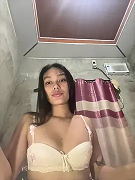 Snapshot of prettysexylicious chatting on July 23, 2026, 6:04 pm prettysexylicious online show from July 23, 2026, 6:04 pm