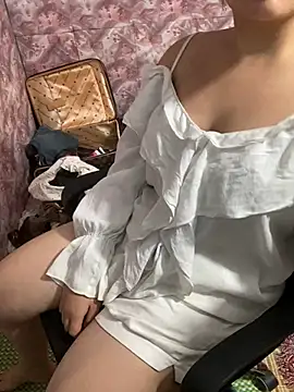 Ngoc xinh online show from July 23, 2026, 3:52 pm