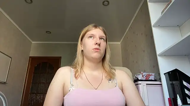 RollingSweet online show from July 27, 2026, 6:42 am