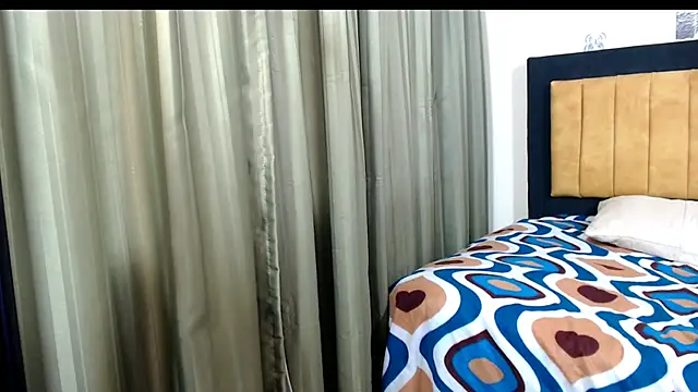 Snapshot of LUNAXS chatting on July 29, 2026, 12:15 pm LUNAXS online show from July 29, 2026, 12:15 pm
