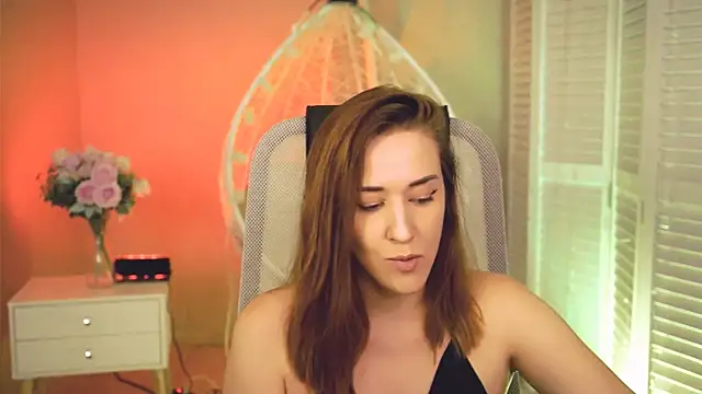 emillylopez  online show from July 28, 2026, 2:13 pm