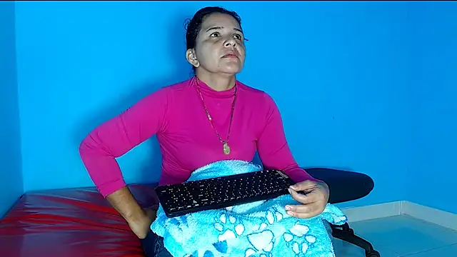 tamenoir33 online show from July 25, 2026, 12:44 pm