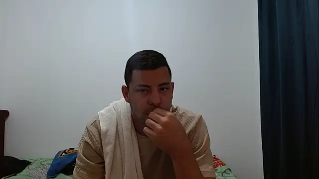Cris LaCobra  online show from July 28, 2026, 4:39 pm
