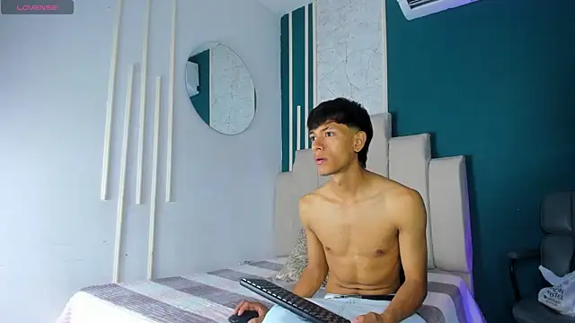 Snapshot of Im_Kael_ chatting on July 30, 2026, 12:37 pm Im Kael online show from July 30, 2026, 12:37 pm