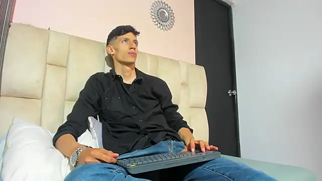 Brando salvatore online show from July 25, 2026, 8:48 pm