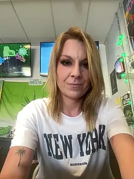 kaybaybe22 online show from July 27, 2026, 10:39 pm
