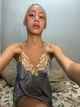 mariannedelaine online show from July 23, 2026, 8:05 pm