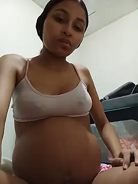 Lia Foz online show from July 24, 2026, 4:08 am