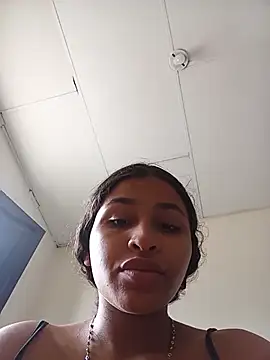 Lia Foz online show from July 28, 2026, 3:21 pm